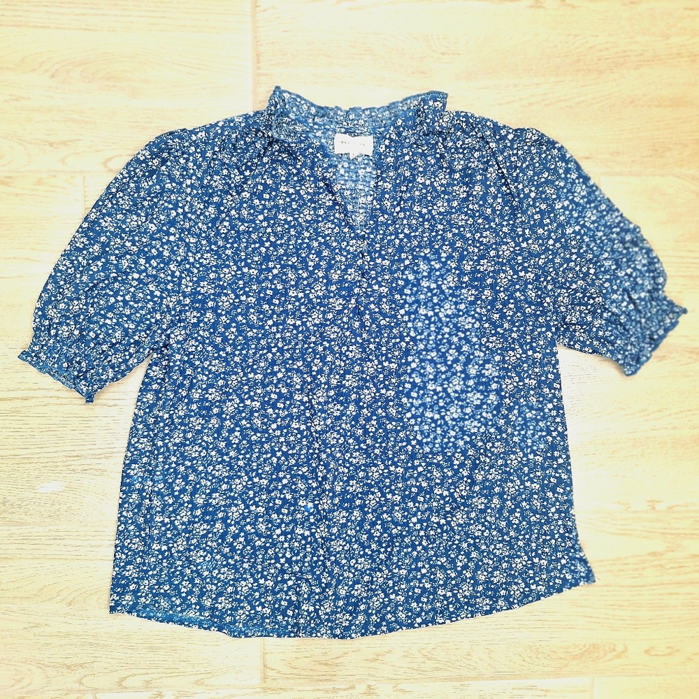 MELLODAY Women's Blue And White Floral Short Sleeved Blouse - Size Large